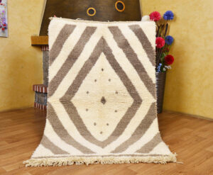 Authentic Handmade Moroccan Azilal Rug – One-of-a-Kind Berber Style Wool Carpet for Unique Home Decor.