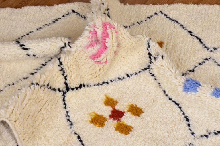 Handmade Beni Ourain Moroccan Wool Rug – Berber Area Rug, Pastel Diamond, 3.4 x 5.3 ft – detail view 2